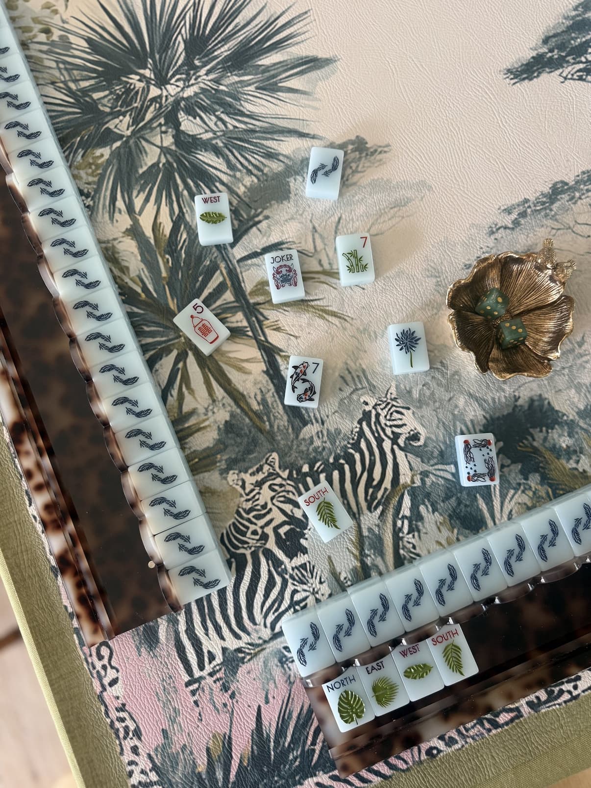 Ruth mahjong mat jungle scene with tiles