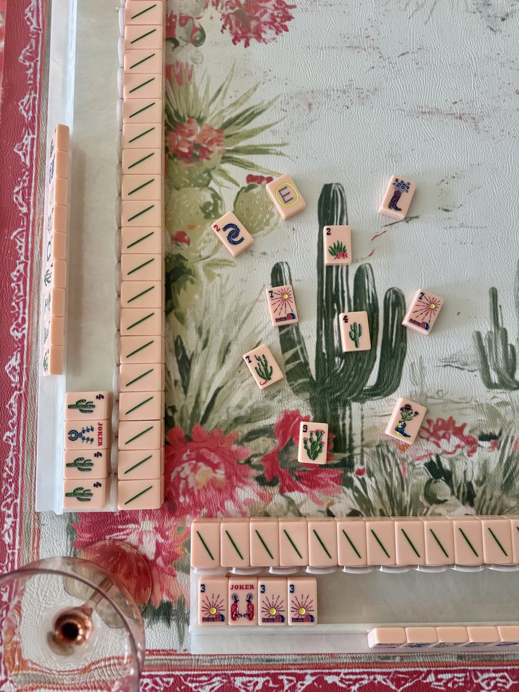 Rochelle mahjong mat corner with racks